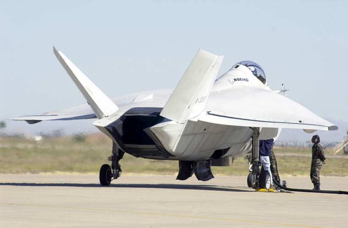 Tiem kich tang hinh X-32: Doi thu cua F-35 that bai vi qua... xau-Hinh-6