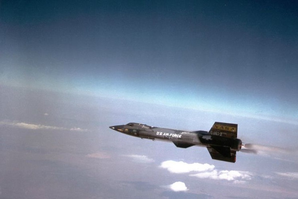 May bay North American X-15 van giu ky luc toc do sau 60 nam