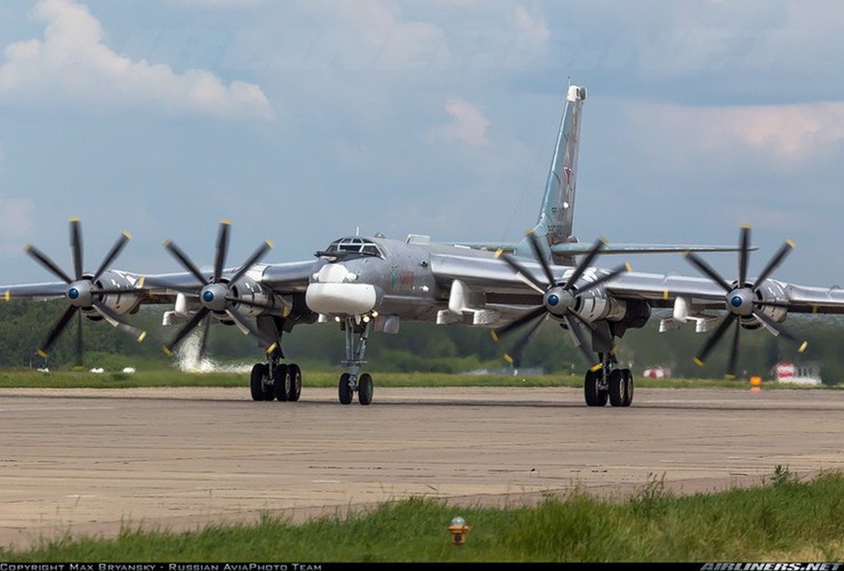 Oanh tac co Tu-95MSM mang ten lua hanh trinh cua Nga khien NATO giat minh-Hinh-11