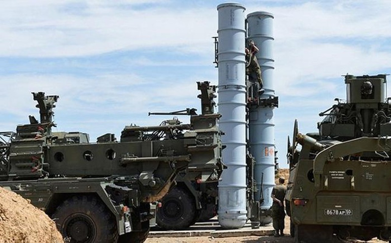 S-400 Nga phong loi, dan ten lua roi xuong dau quan nhan tai Army 2020-Hinh-8