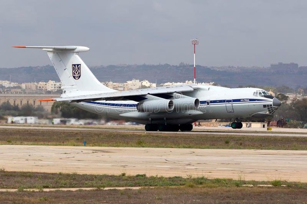 Nhieu nuoc them muon, Ukraine lai ban dau gia may bay van tai Il-76-Hinh-4