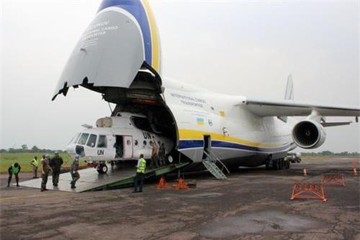 Ukraine bi mat mua linh kien cho van tai co An-124-100 Ruslan tu Nga-Hinh-4