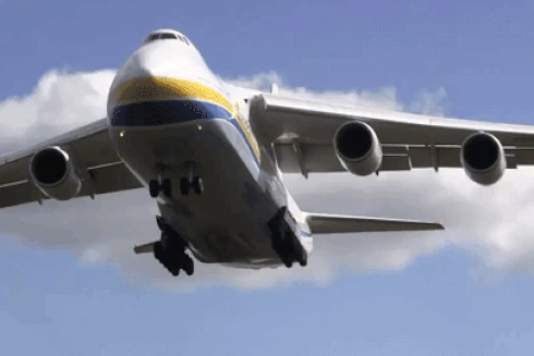 Ukraine bi mat mua linh kien cho van tai co An-124-100 Ruslan tu Nga