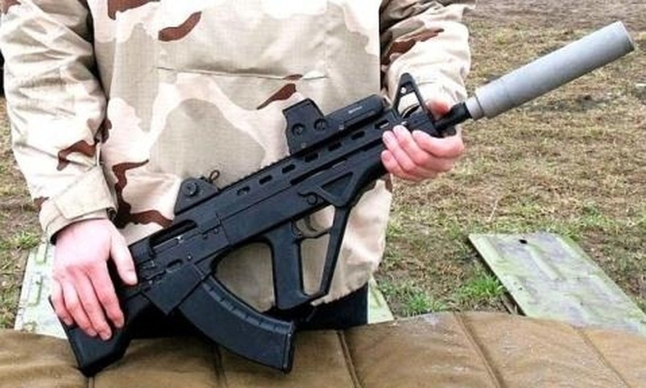Quan doi Ukraine trang bi sung truong Malyuk thay the AK-47 huyen thoai-Hinh-4