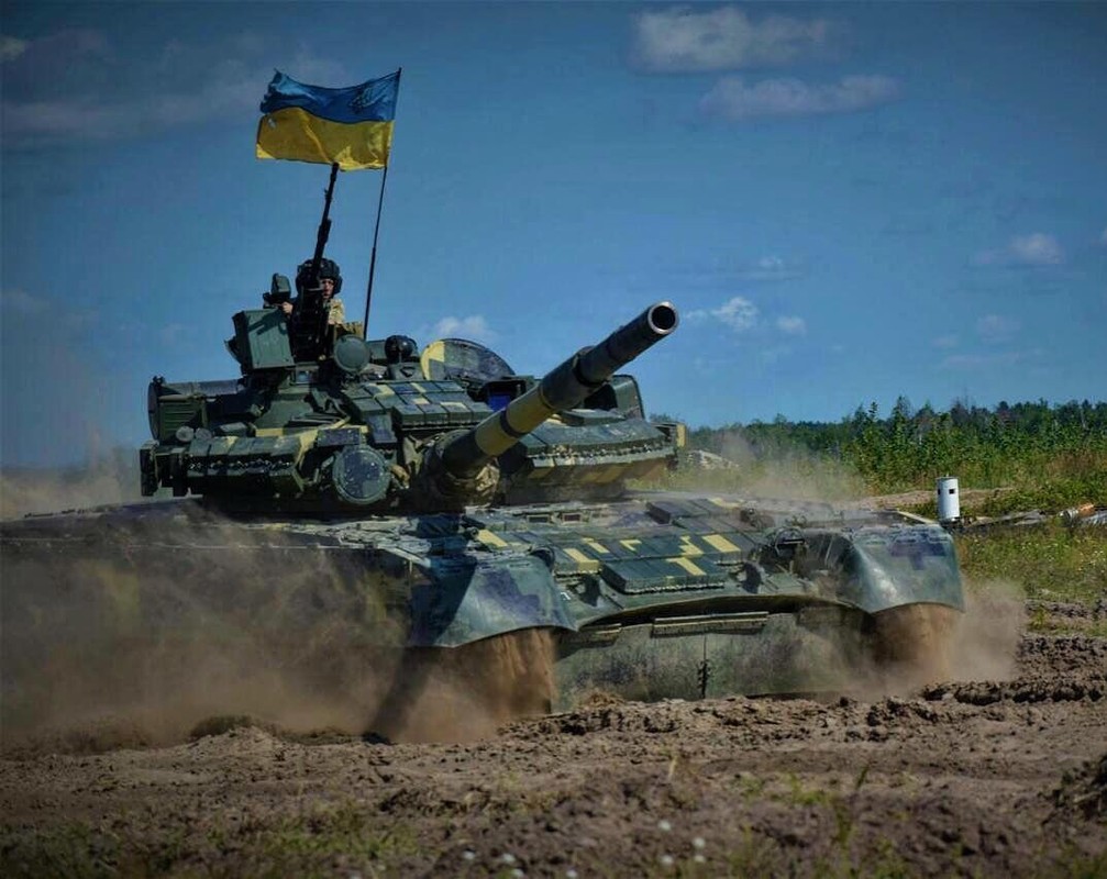 Vi sao loat thiet giap Ukraine che tu tang T-80 bi chon vui mai mai-Hinh-10