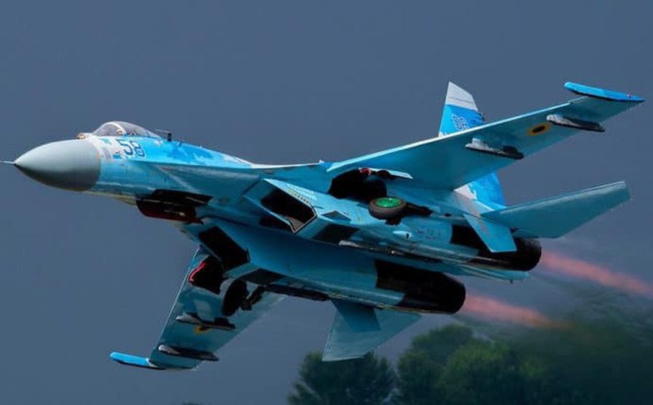 Phi cong Su-27 Ukraine tung suyt ban roi Il-20 cua Nga nhu the nao?-Hinh-3