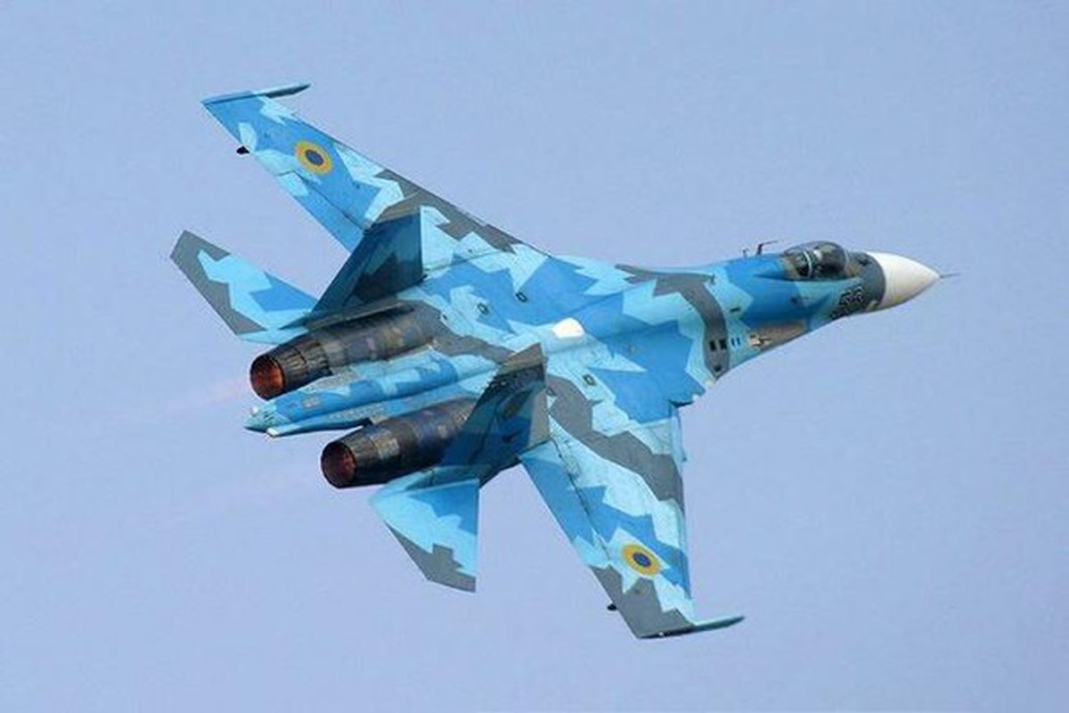 Phi cong Su-27 Ukraine tung suyt ban roi Il-20 cua Nga nhu the nao?-Hinh-8
