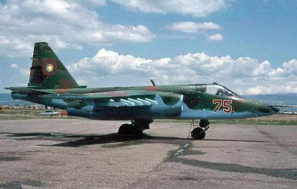 Nong: May bay Su-25 thu hai cua Armenia roi, Azerbaijan bao 