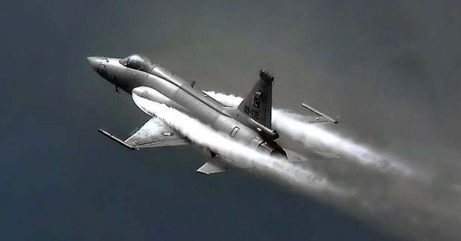 JF-17 thi nhau 