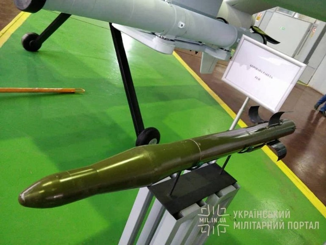 Ukraine trinh lang UAV tan cong Sokol-300 