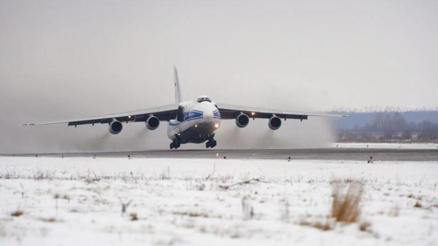 May bay khong lo An-124 Ruslan Nga suyt 