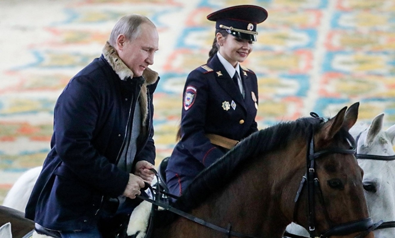 The most beautiful Russian soldier in the world, Putin, also praised-Fig-10