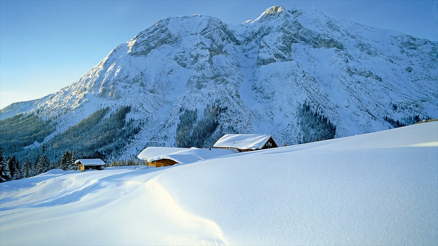 Ve dep long lay vung Tirol khi chom dong-Hinh-11