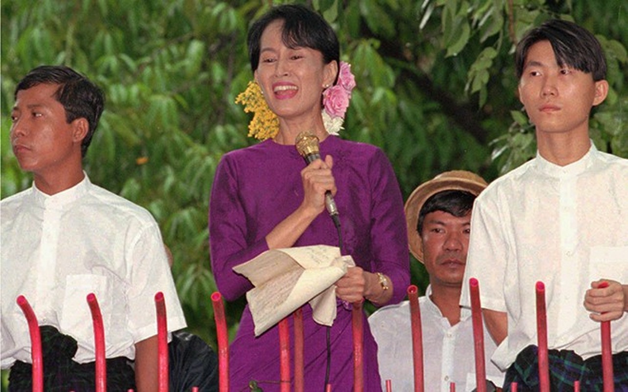 Cuoc doi nguoi phu nu noi tieng nhat Myanmar-Hinh-5