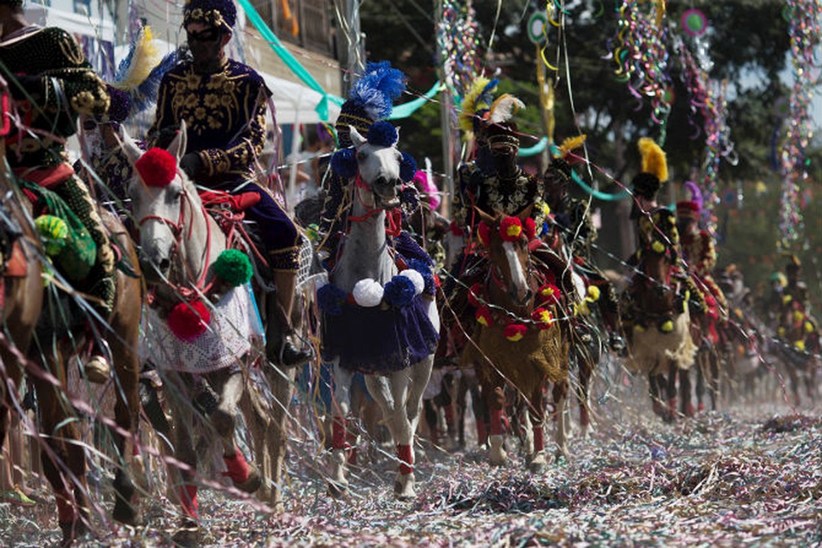 Hoanh trang le hoi Carnival khap the gioi-Hinh-4