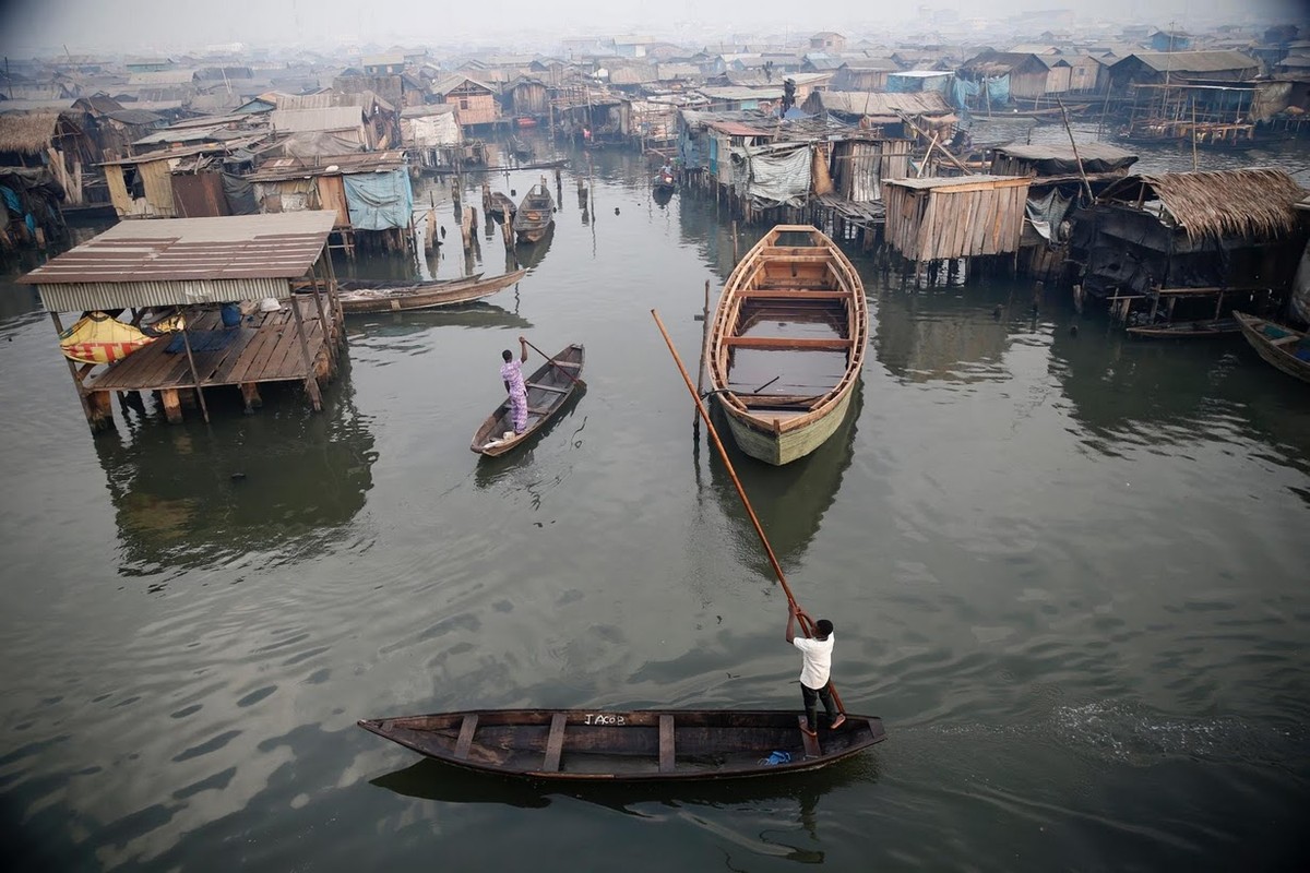 An tuong ngoi truong noi lenh denh giua song nuoc o Nigeria-Hinh-3