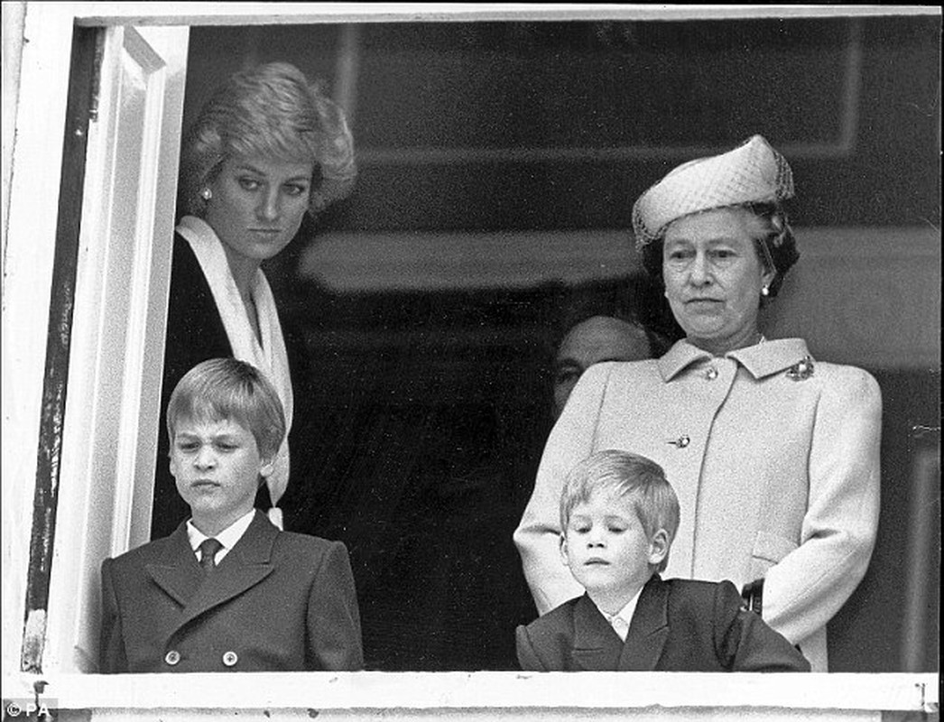 Anh hiem ve Cong nuong Diana va Nu hoang Elizabeth II-Hinh-6