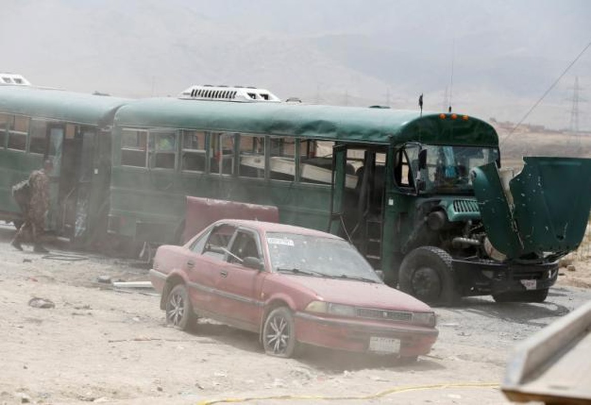 Hien truong Taliban danh bom lieu chet o Afghanistan, 70 nguoi thuong vong-Hinh-4