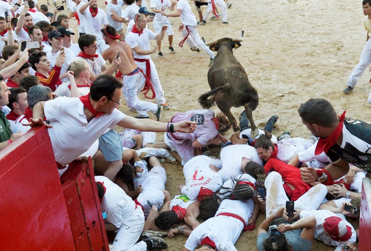 Ron nguoi le hoi bo tot San Fermin o Tay Ban Nha-Hinh-10