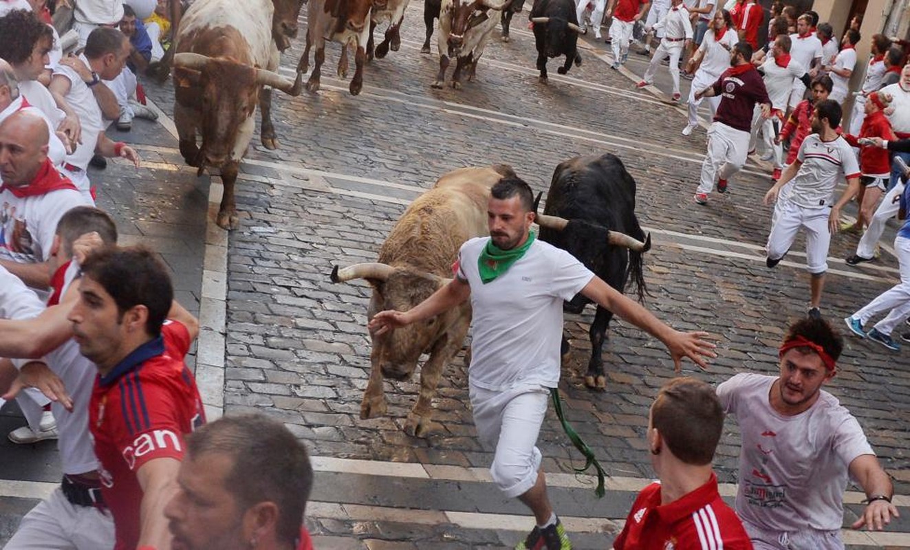 Ron nguoi le hoi bo tot San Fermin o Tay Ban Nha-Hinh-4