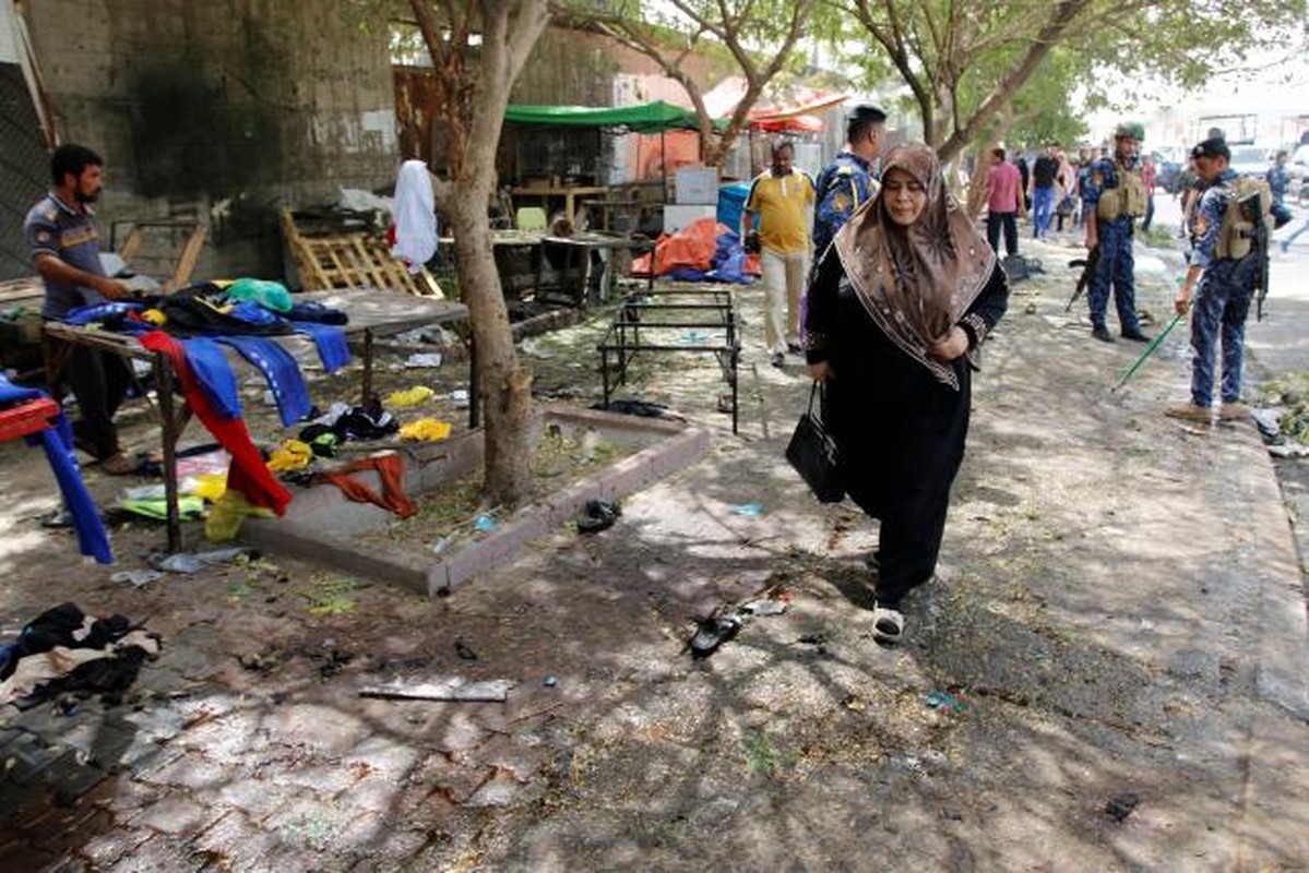 Hien truong vu danh bom lieu chet kinh hoang tai Baghdad-Hinh-6