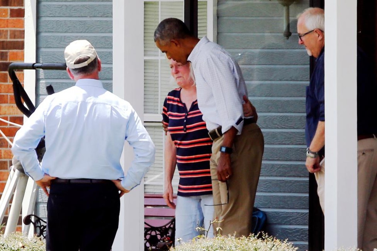 Chum anh Tong thong Obama tham nan nhan lu lut Louisiana-Hinh-9