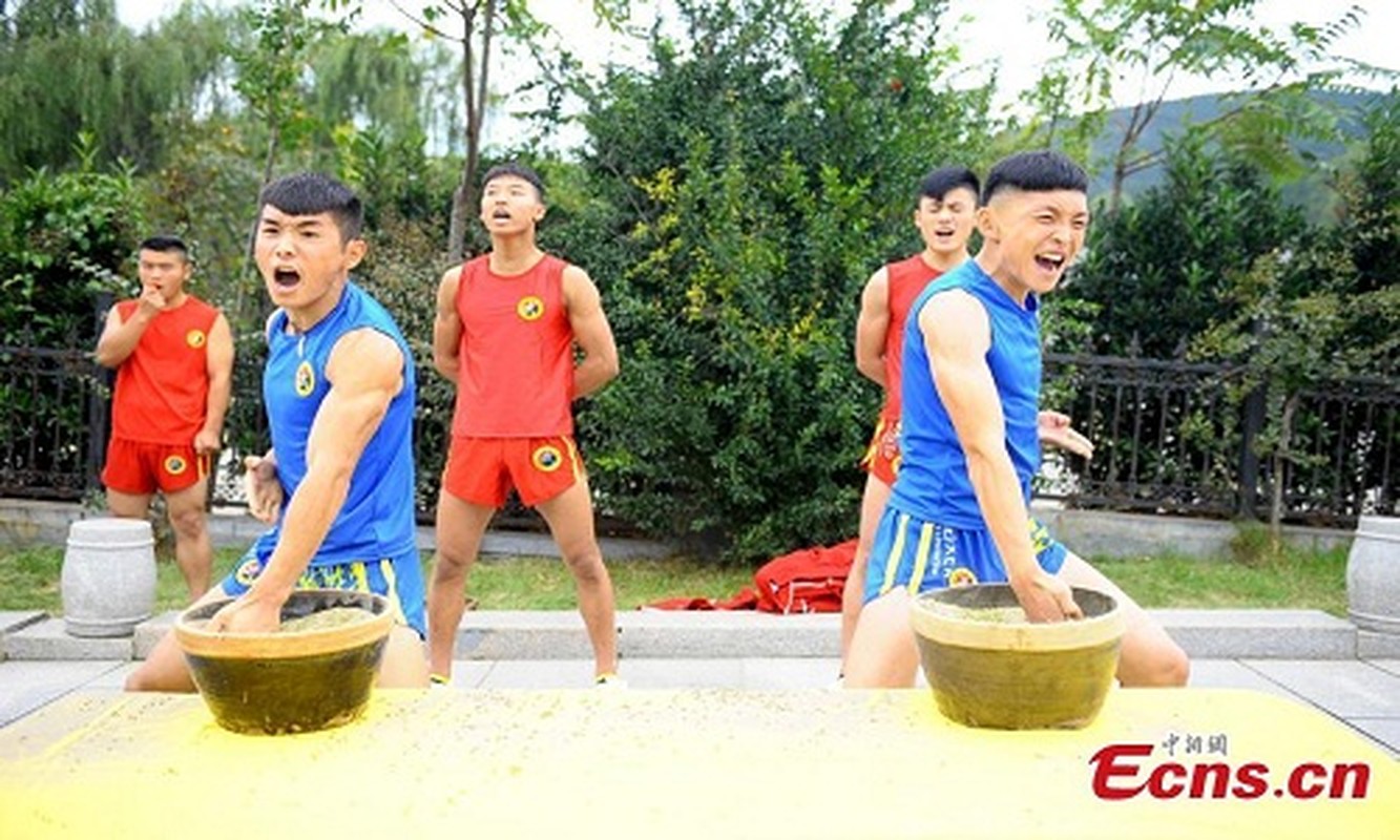 Canh kho luyen cua vo sinh Thieu Lam o Trung Quoc-Hinh-2