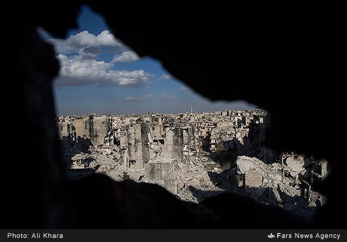 Cuoc song o khu dan cu rinh rap hiem nguy tai Aleppo