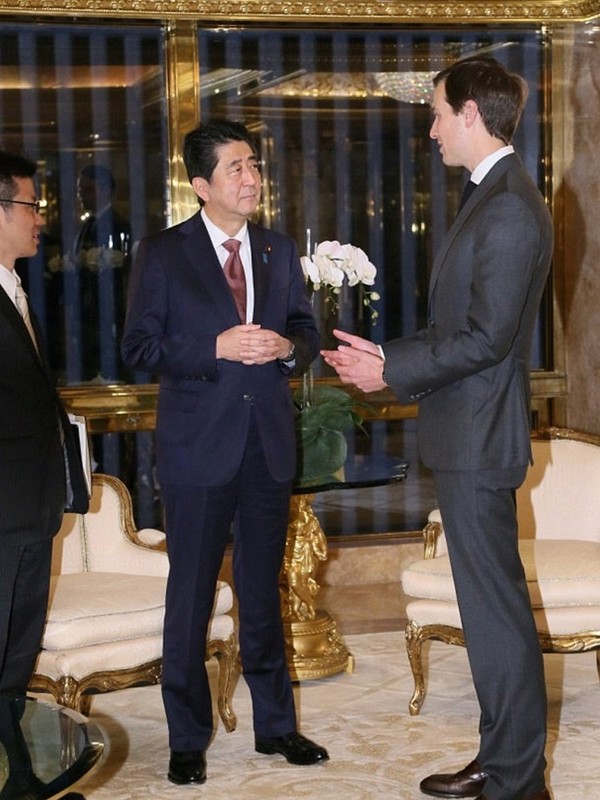 Anh Tong thong dac cu Donald Trump gap Thu tuong Nhat Abe-Hinh-7