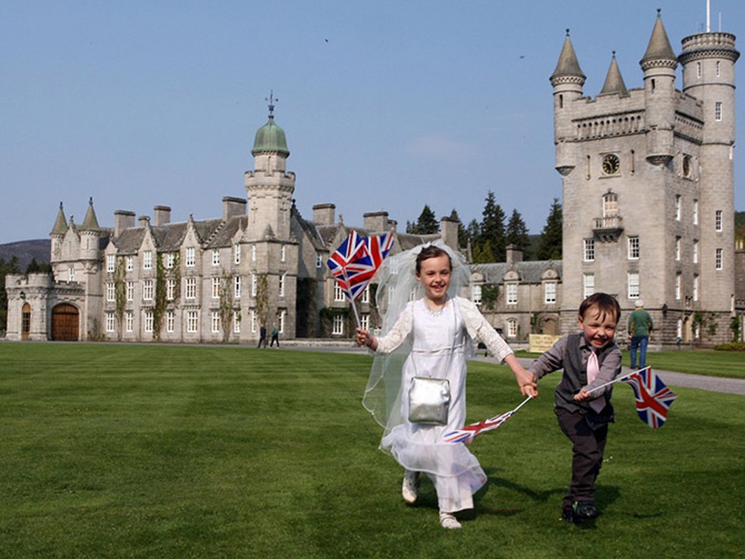 Choang ngop nhung noi o cua Nu hoang Anh Elizabeth II-Hinh-12