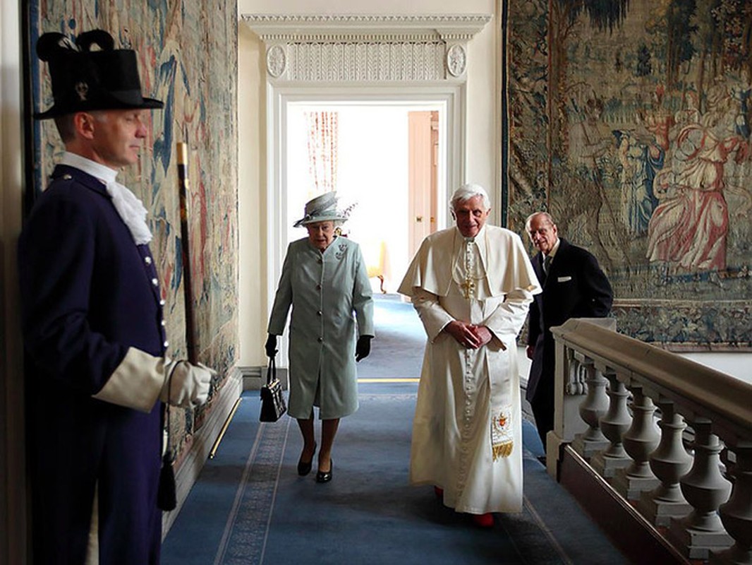 Choang ngop nhung noi o cua Nu hoang Anh Elizabeth II-Hinh-6