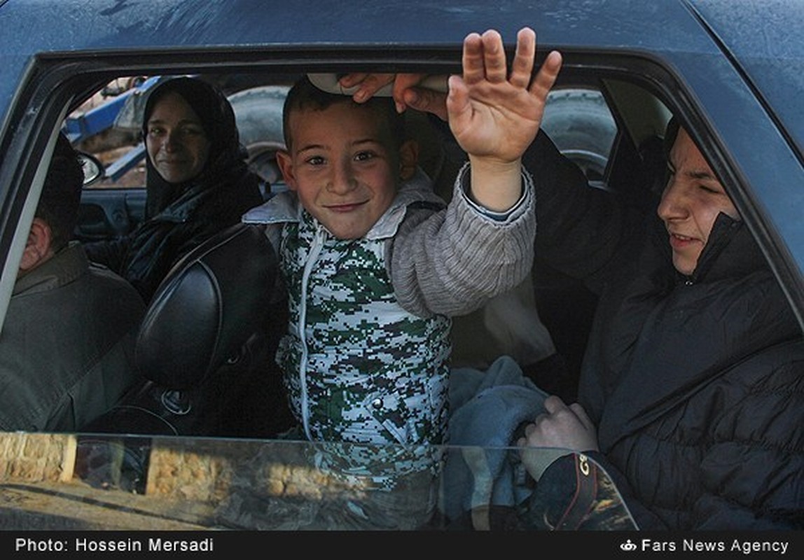 Chum anh quan dan Syria an mung chien thang Aleppo-Hinh-9