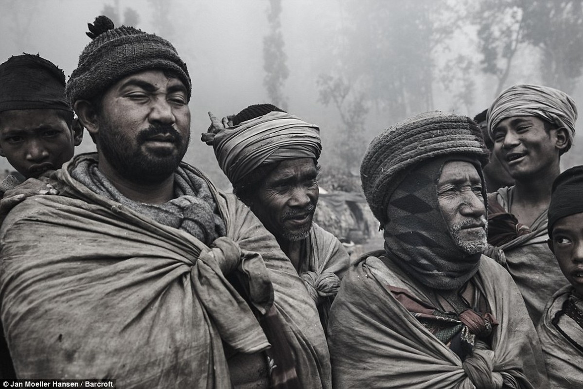 Cuoc song cua bo toc du muc Raute trong rung ram Nepal-Hinh-10