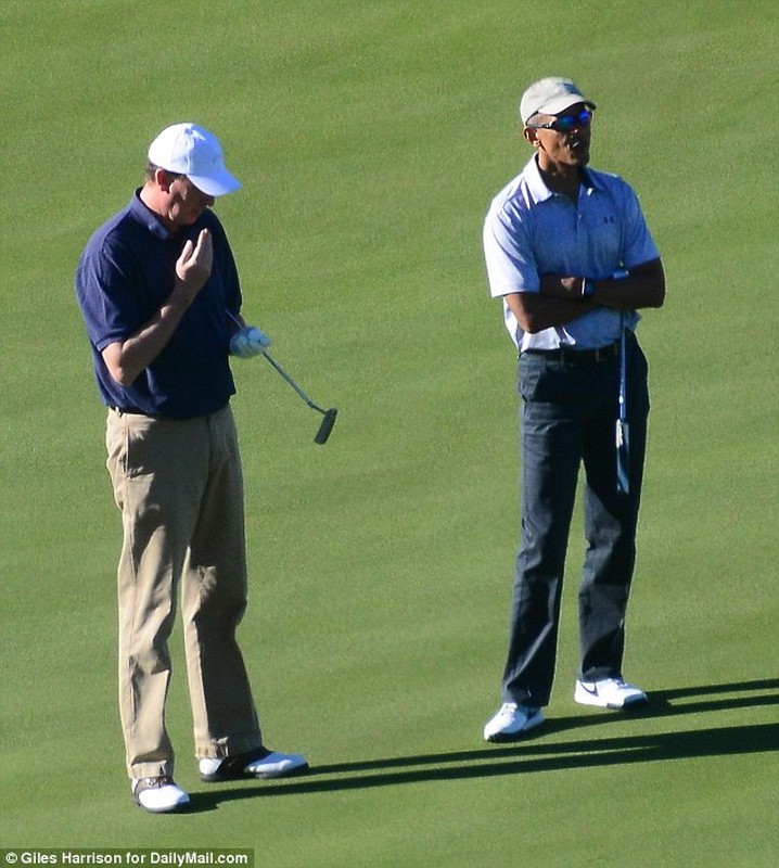 Anh: Cuu Tong thong Obama choi golf sau khi roi Nha Trang-Hinh-4