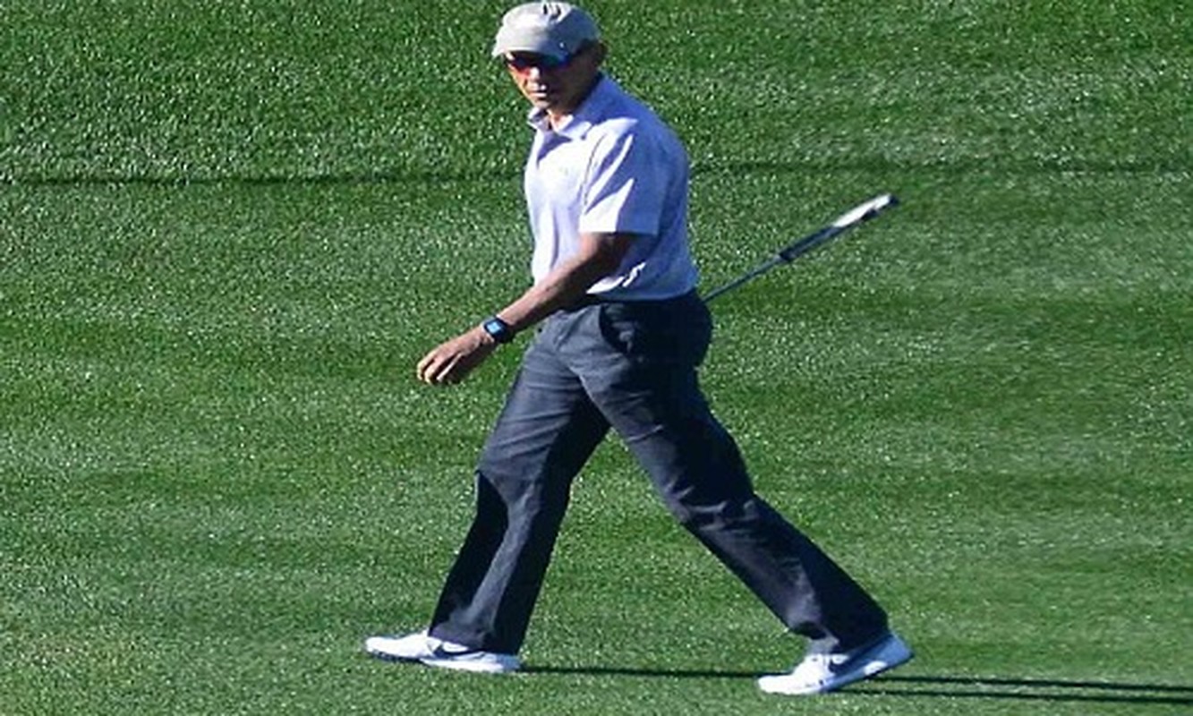 Anh: Cuu Tong thong Obama choi golf sau khi roi Nha Trang