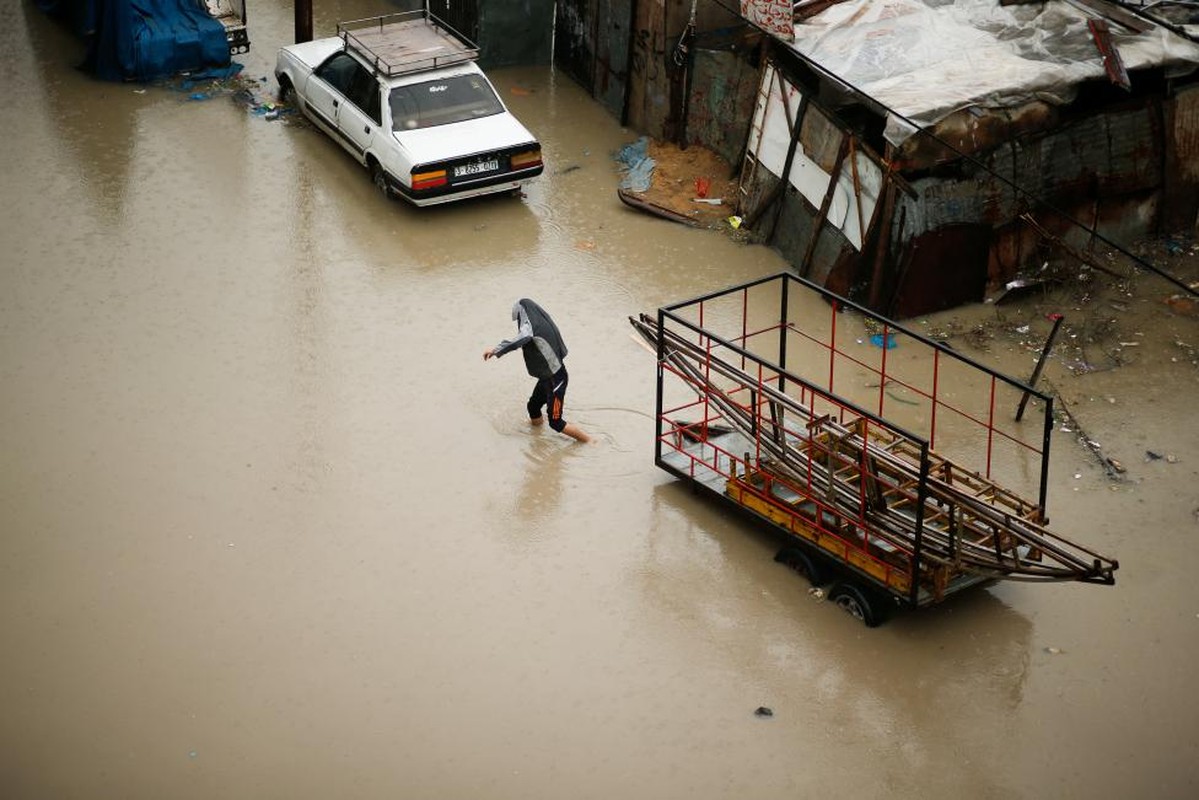 Canh nguoi dan Dai Gaza khon kho vi ngap lut kinh hoang-Hinh-7