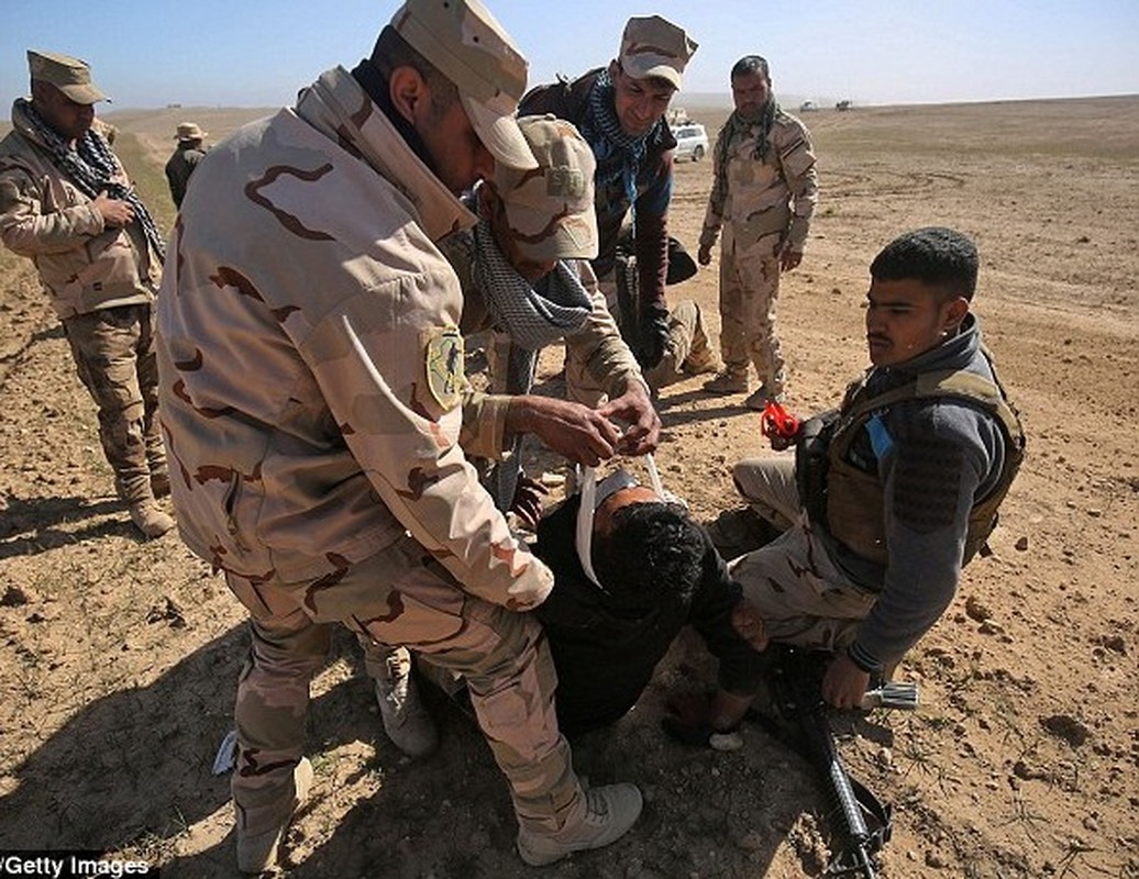 Khoc liet cuoc chien chong IS tren nhieu mat tran o Mosul-Hinh-9