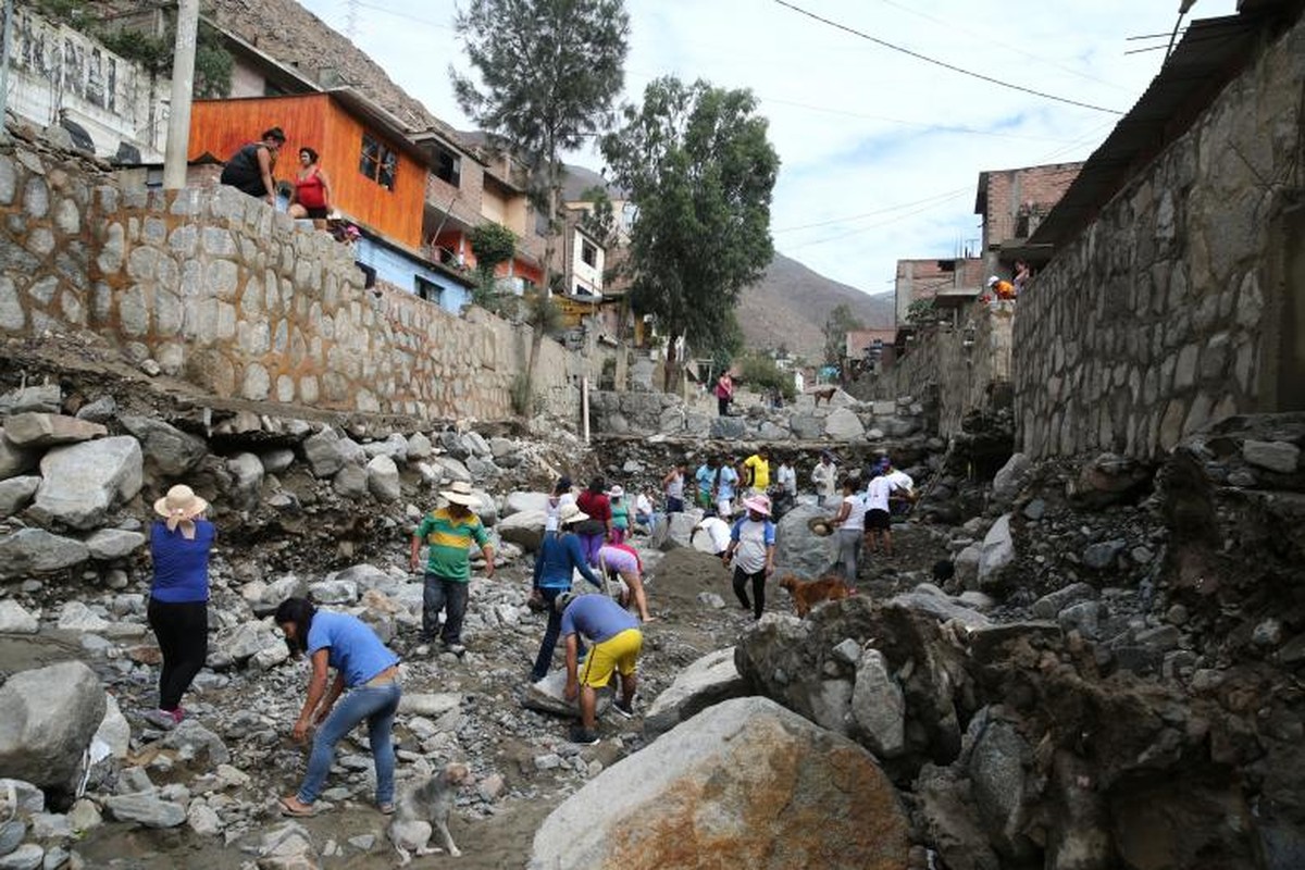 Canh tuong lo dat va lu lut kinh hoang o Peru-Hinh-11