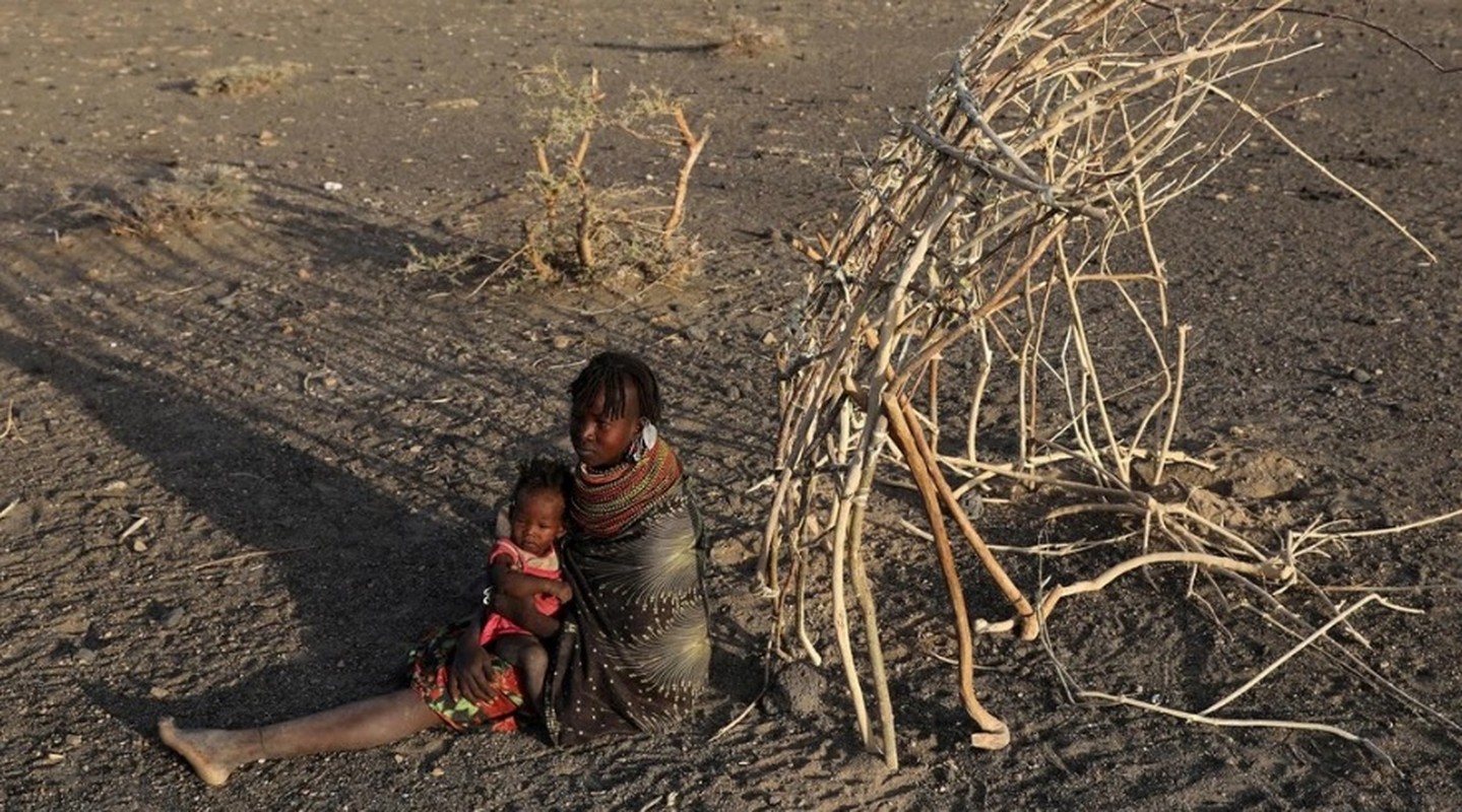 Dan khon kho vi han han kinh hoang o Kenya