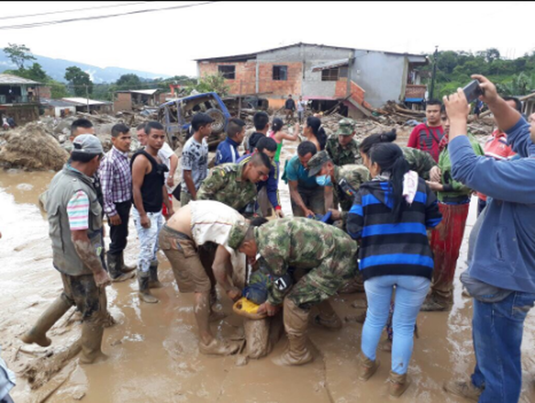 Canh tan hoang sau tran lo dat kinh hoang o Colombia-Hinh-4