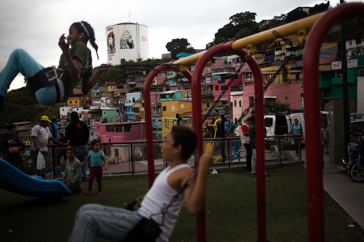 Nhin lai cuoc khung hoang tram trong o Venezuela qua anh-Hinh-10