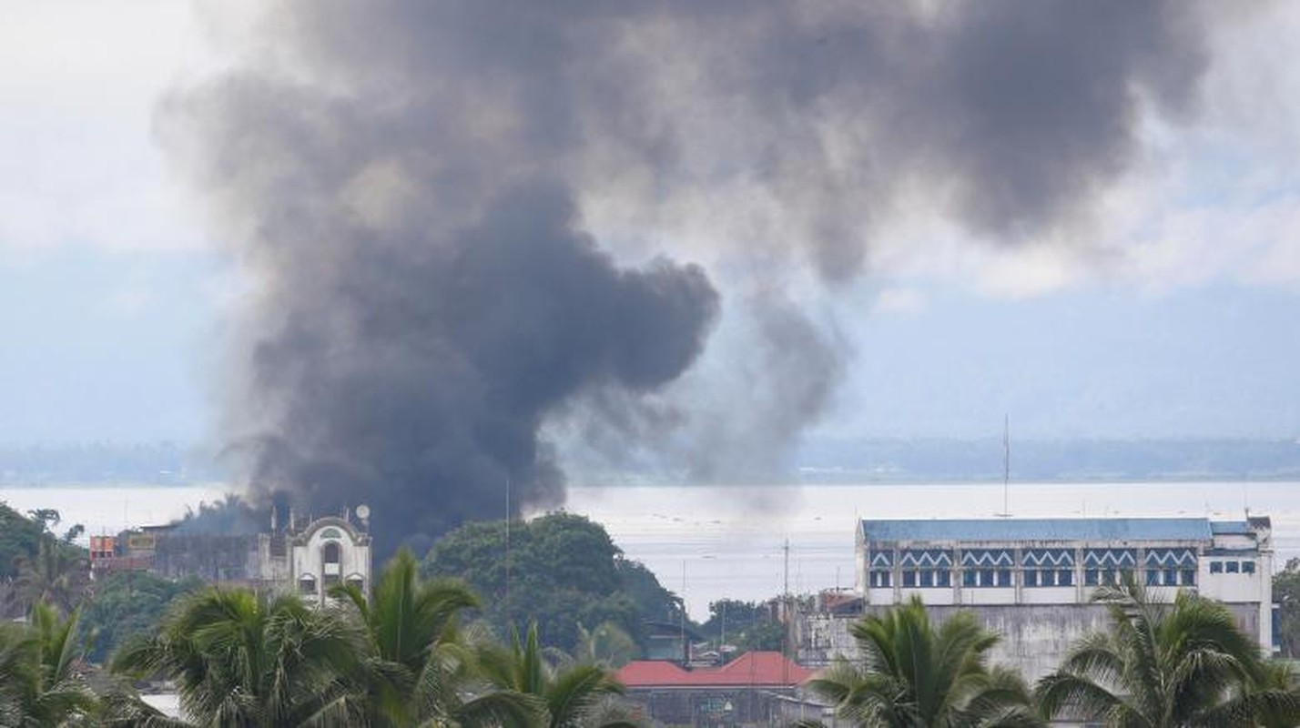 Anh nong hoi quan doi Philippines tan cong phien quan o Marawi-Hinh-6