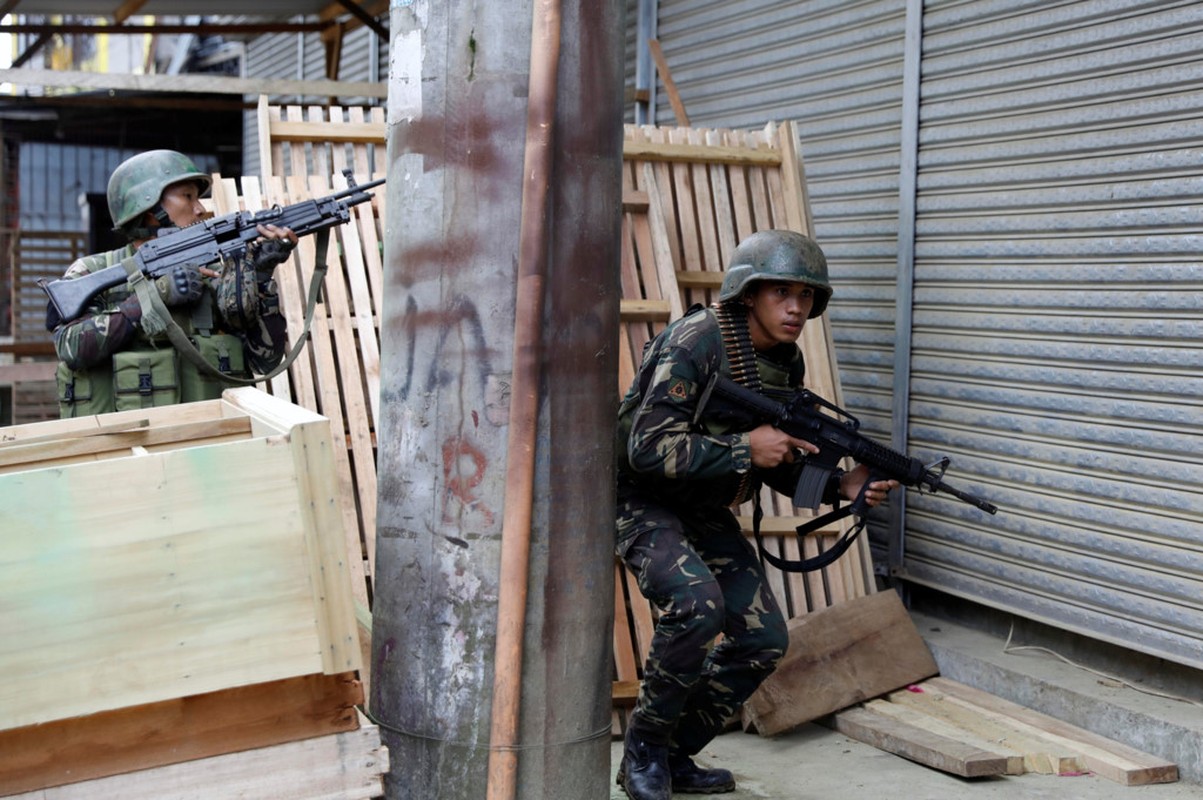 Binh si Philippines gap kho khi doi dau phien quan o Marawi-Hinh-3