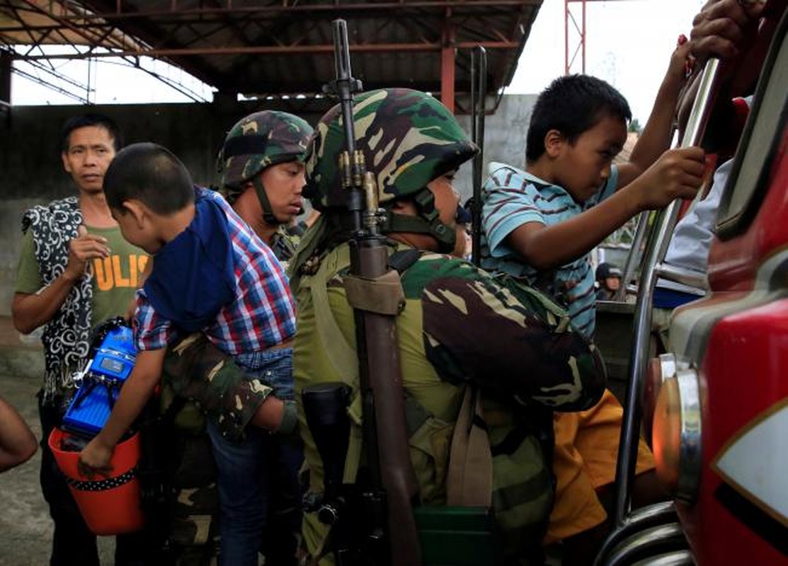 Anh: Giao tranh ac liet tiep dien tai thanh pho Marawi cua Philippines-Hinh-9