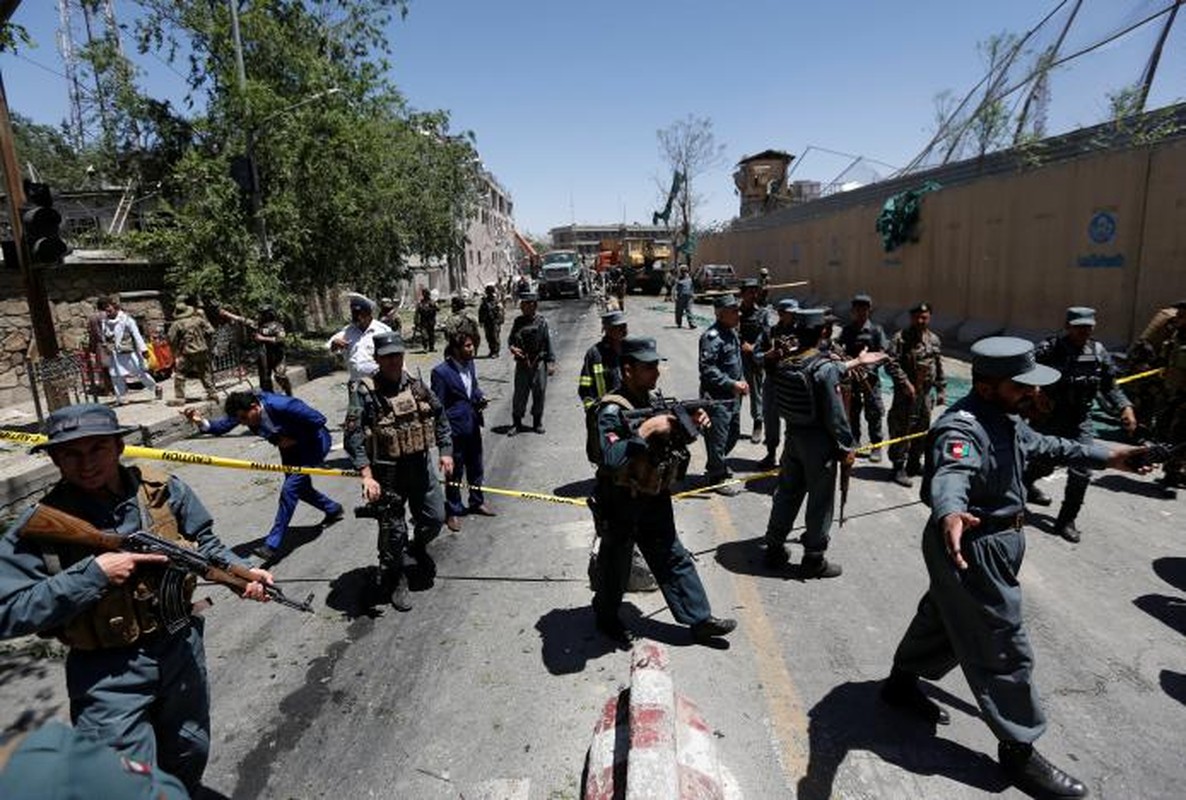 Hien truong danh bom dam mau o Kabul, 430 nguoi thuong vong-Hinh-13