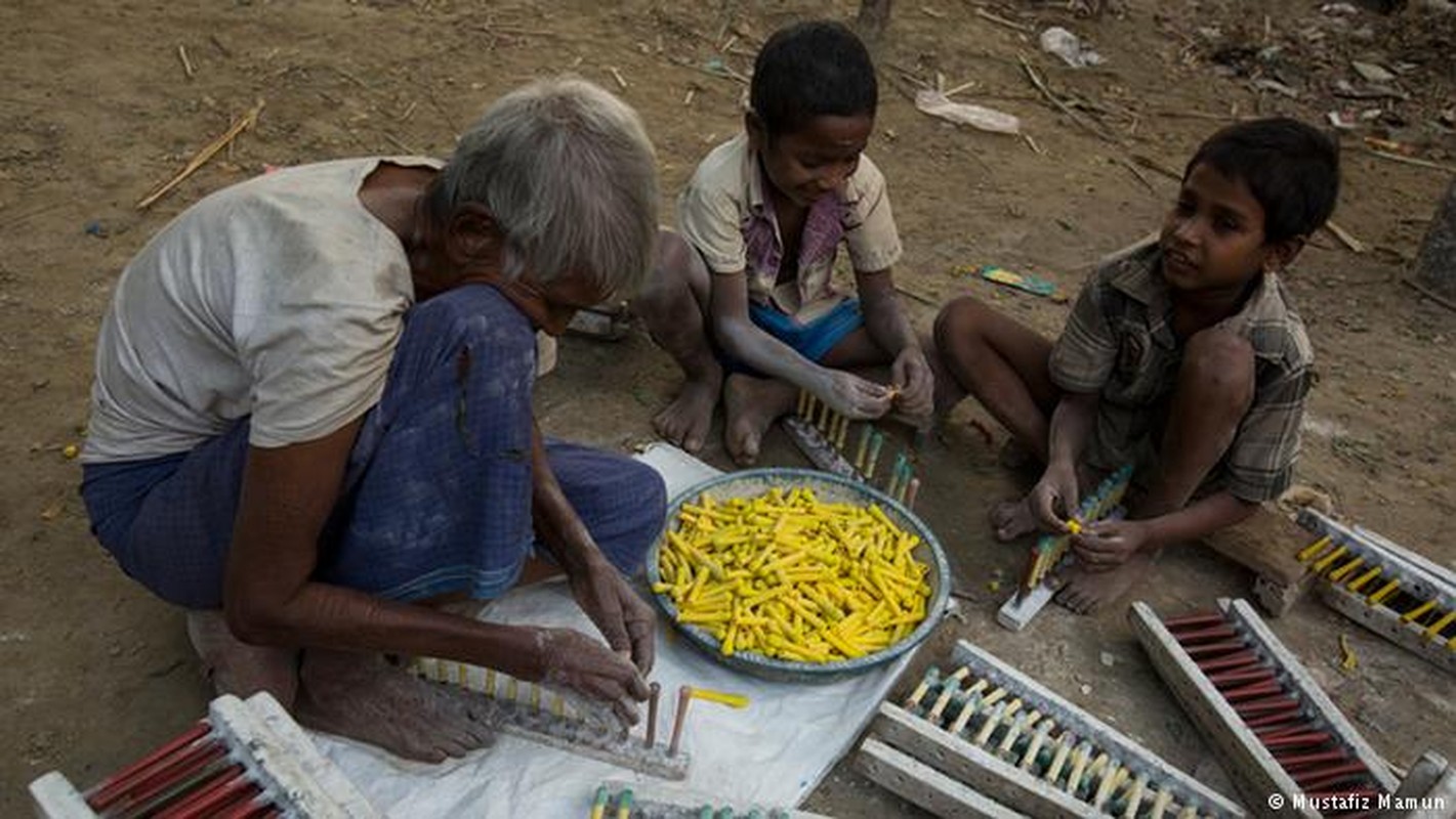 &quot;Tuoi tho bi danh cap&quot; cua lao dong tre em Bangladesh-Hinh-3