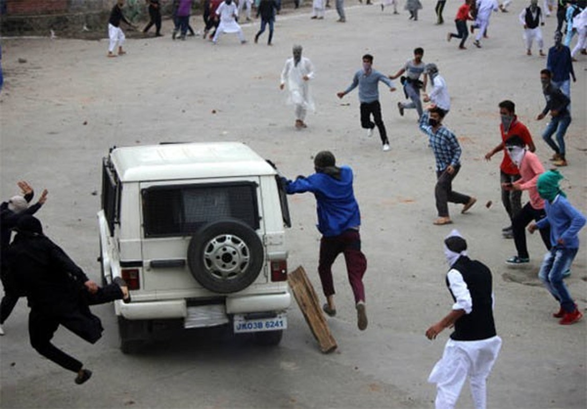 Anh: Dung do du doi bung phat o Kashmir dip le Eid al-Fitr-Hinh-10