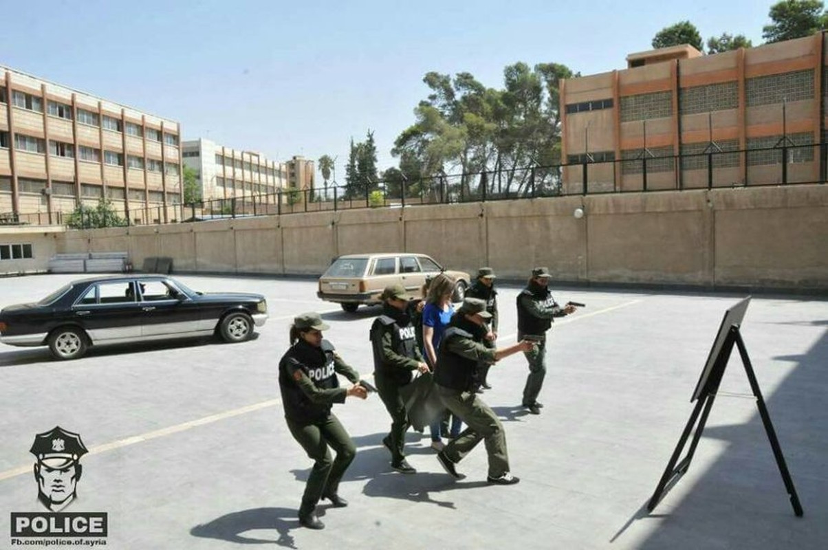 Chum anh nu canh sat Syria xinh dep “kho luyen” o Damascus-Hinh-4