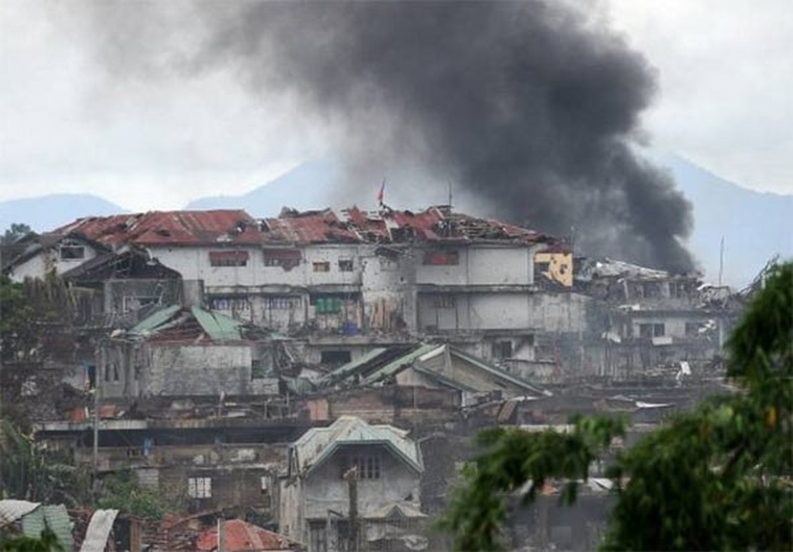 Anh: Quan doi Philippines rao riet lung suc khung bo o Marawi-Hinh-3