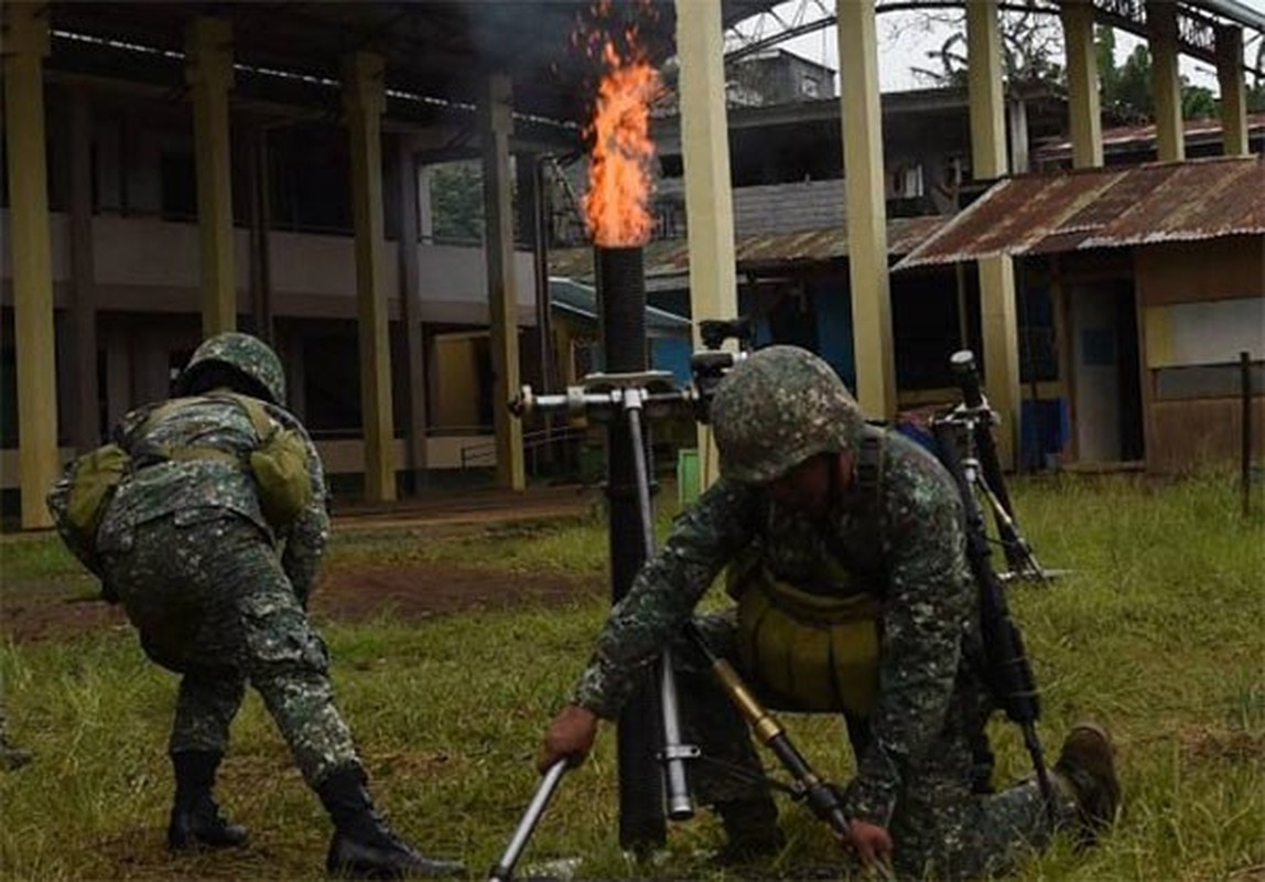 Anh: Quan doi Philippines rao riet lung suc khung bo o Marawi-Hinh-7